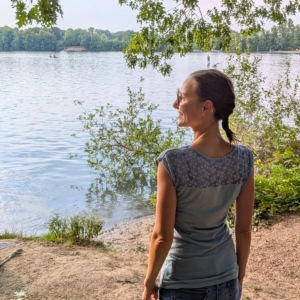 Melanie Wabro, Life Coach in Weinheim, am See in der Natur